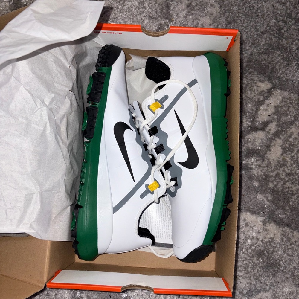Nike tiger woods tw 13 masters golf shoes White and Green Sports Shoes